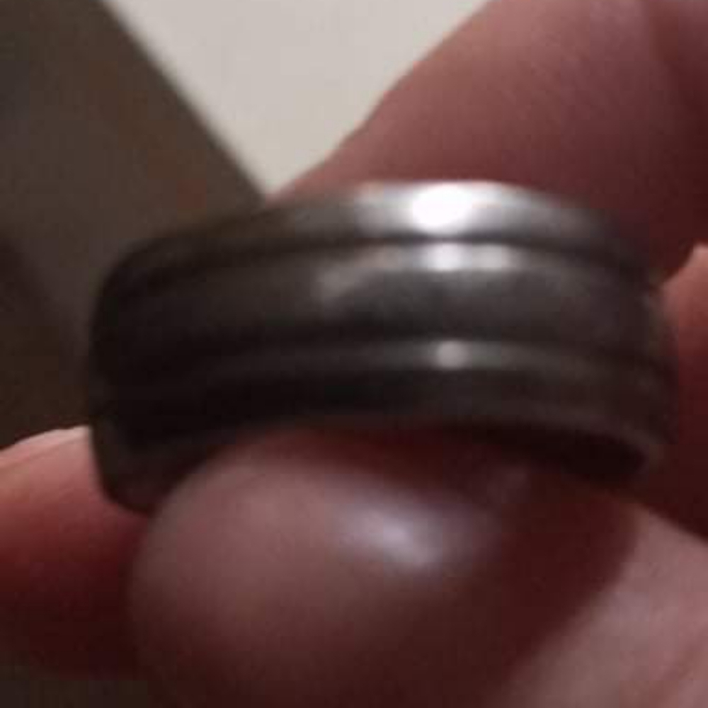 Titanium ring - Picture 2 of 3